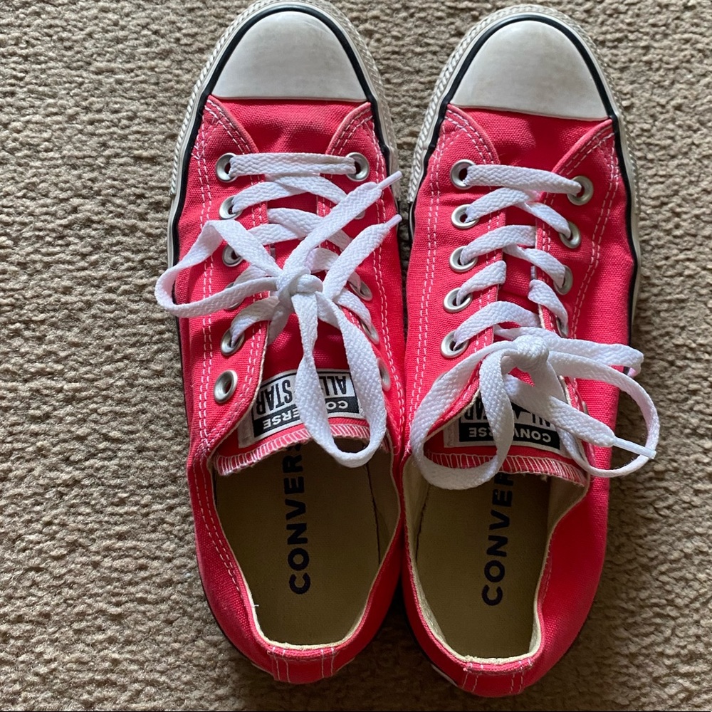 Pink converse